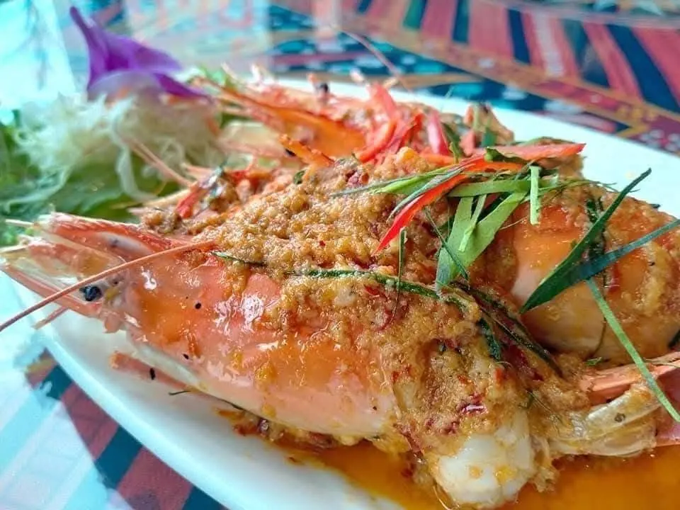 ฉู่ฉี่กุ้งแม่น้ำ ร้านย่างกุ้งกลางสวน งามวงศ์วาน
